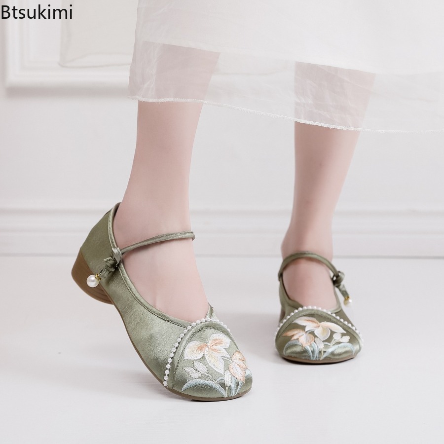 Ethnic Fashion For Ladies - Sepatu Wanita Hak Rendah Gaya Cina